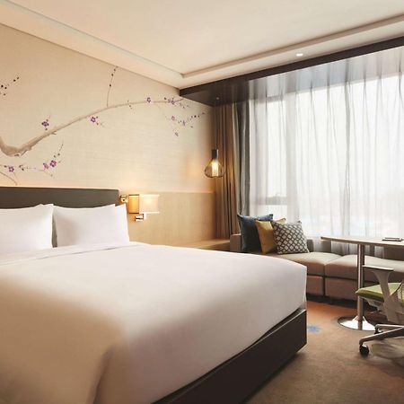 Hilton Garden Inn Dandong Exteriör bild