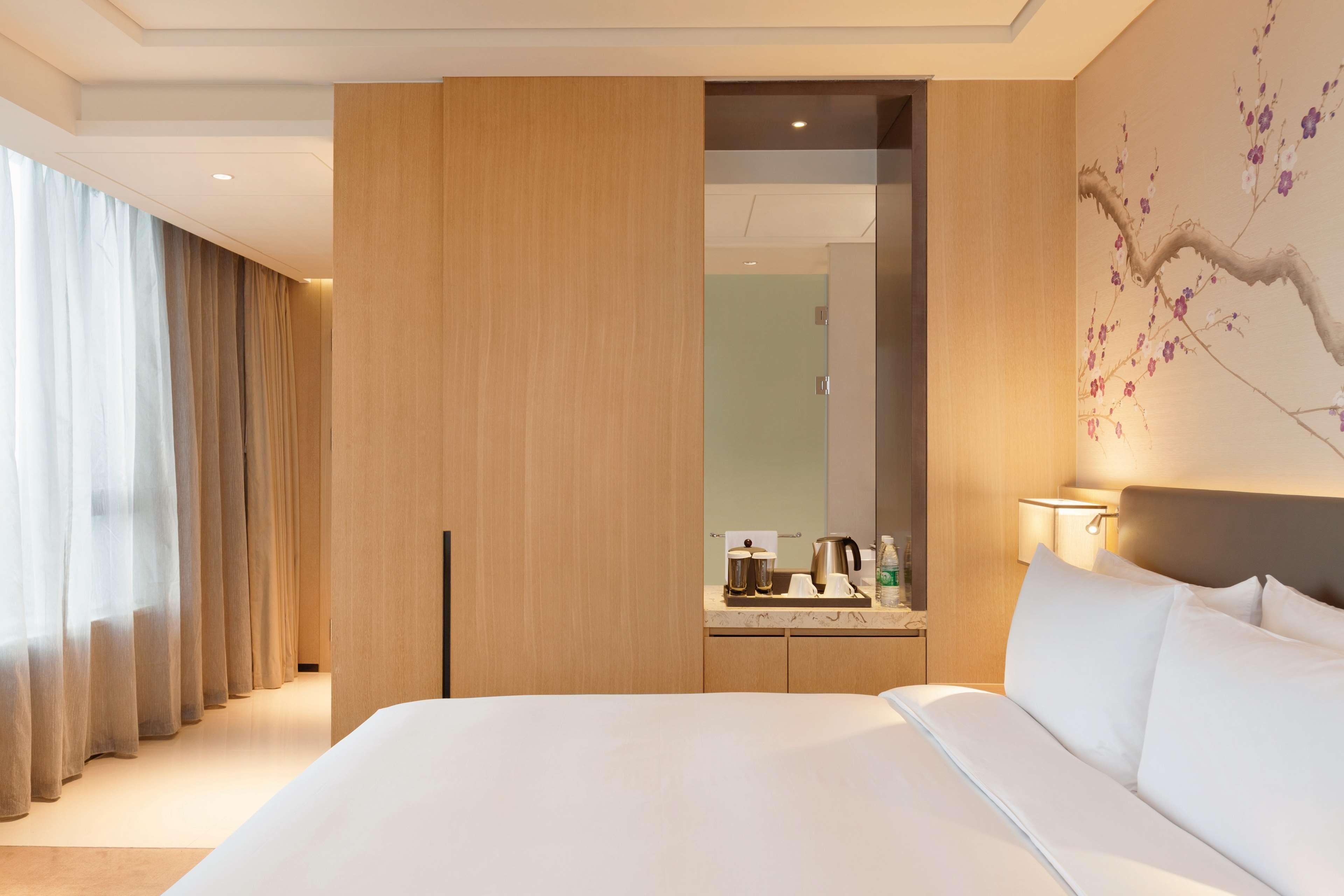 Hilton Garden Inn Dandong Exteriör bild