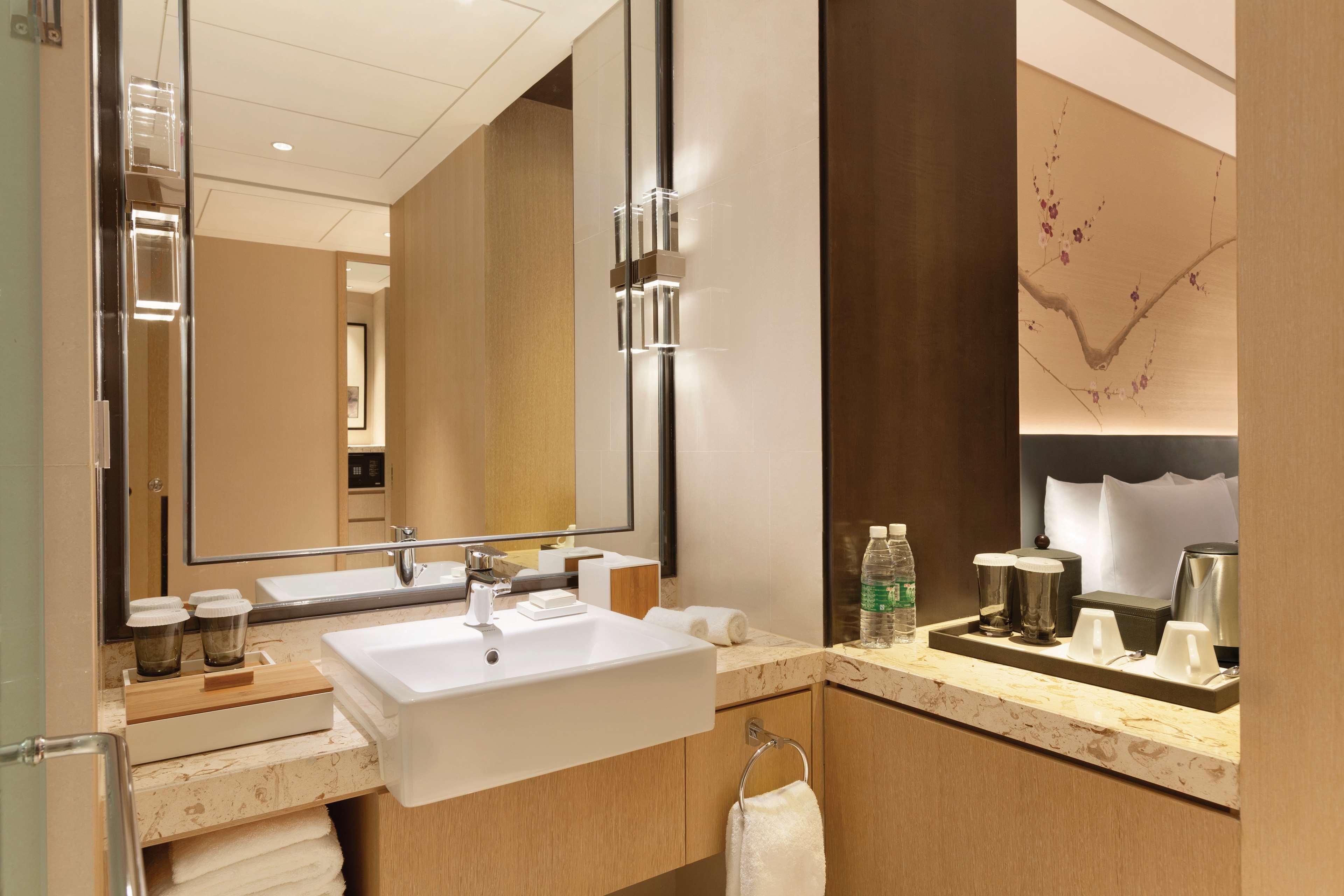 Hilton Garden Inn Dandong Exteriör bild