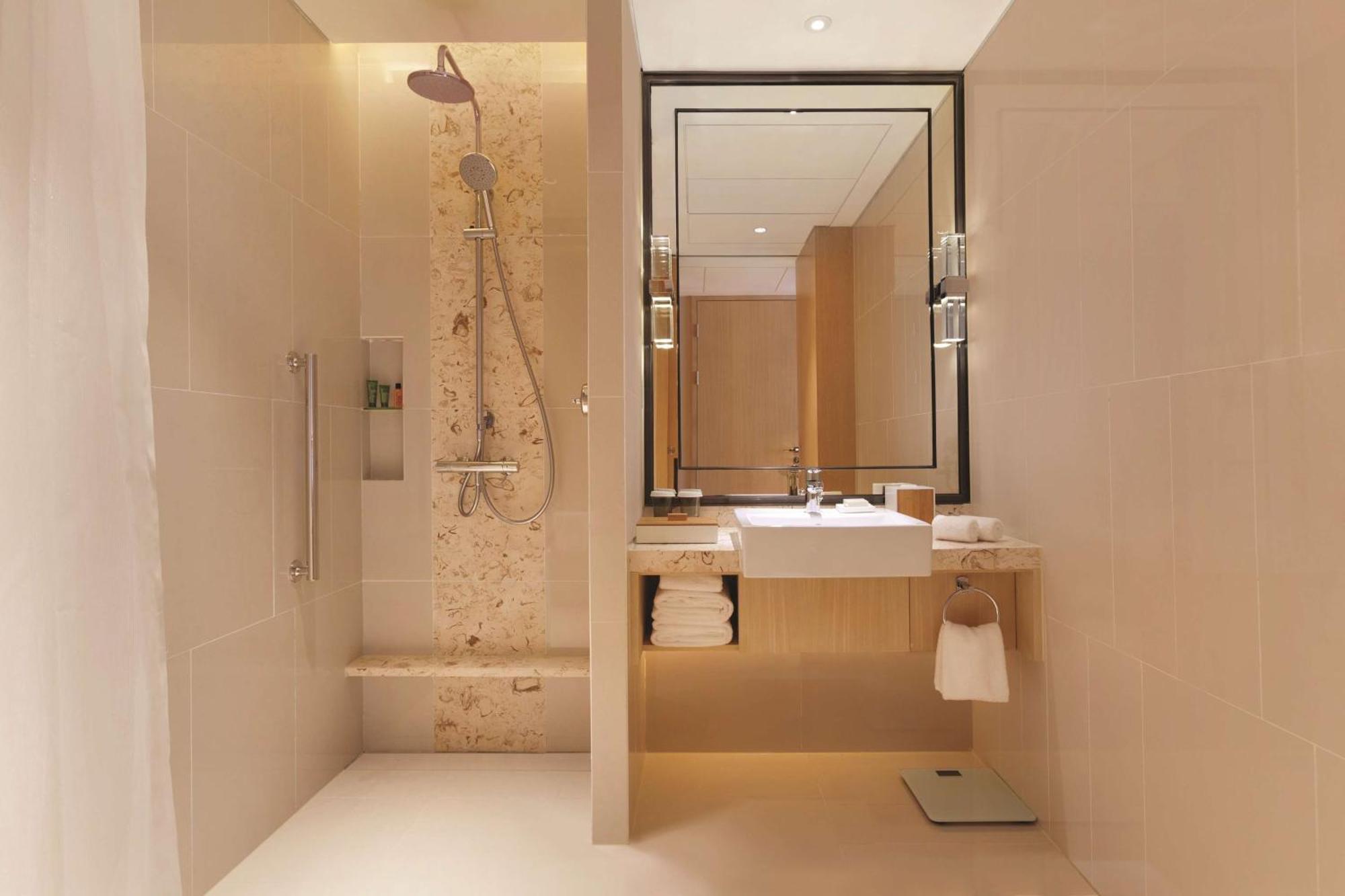 Hilton Garden Inn Dandong Exteriör bild