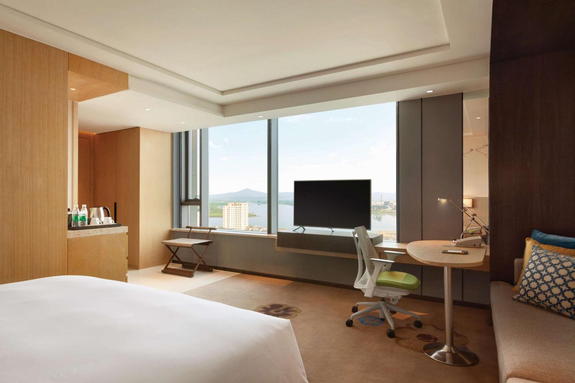 Hilton Garden Inn Dandong Exteriör bild
