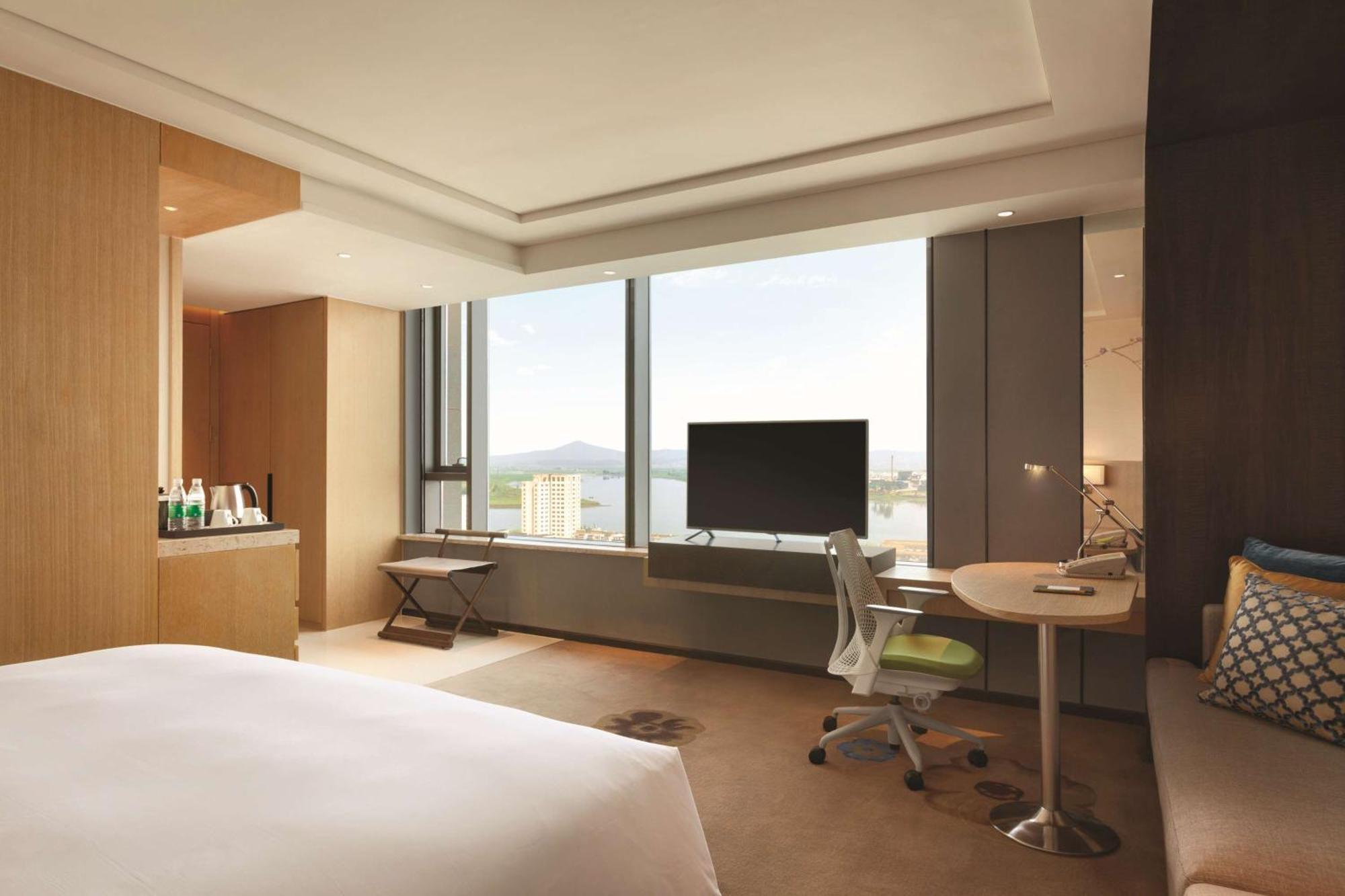 Hilton Garden Inn Dandong Exteriör bild