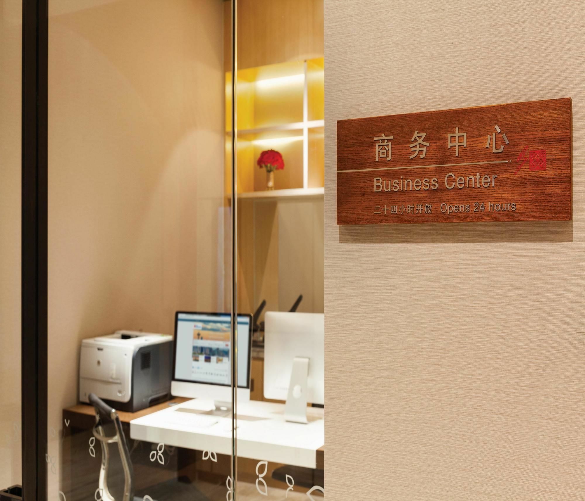 Hilton Garden Inn Dandong Exteriör bild